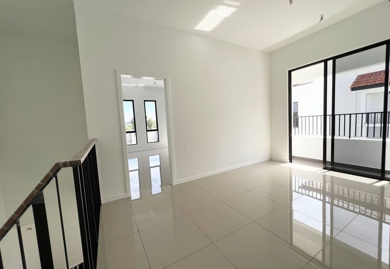 Reef Of Tropics, Setia Eco Glades