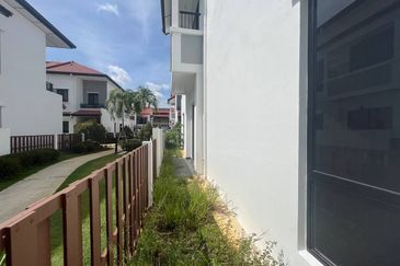 Reef Of Tropics, Setia Eco Glades