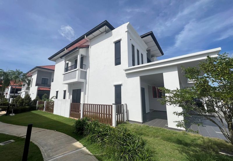 Reef Of Tropics, Setia Eco Glades