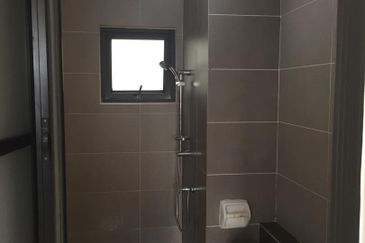 Suria Residence Bukit Jelutong Shah Alam