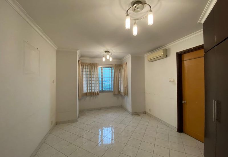 RIANA GREEN TROPICANA