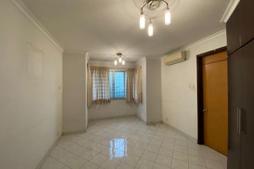 RIANA GREEN TROPICANA