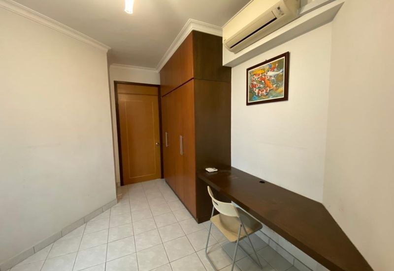 RIANA GREEN TROPICANA