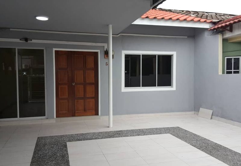 Fully Renovated Single Storey Terrace House Taman 