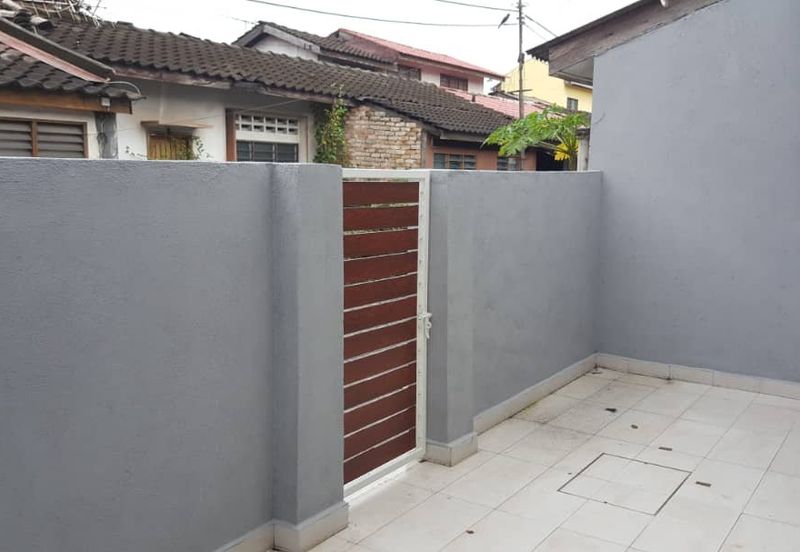 Fully Renovated Single Storey Terrace House Taman 