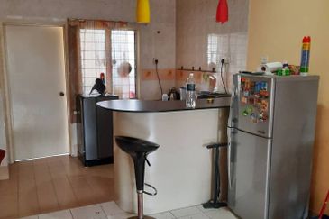 Townhouse Jalan Pulau Angsa Seksyen U10 Puncak Per