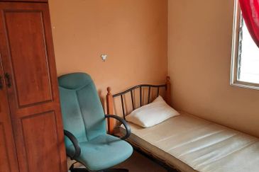 Townhouse Jalan Pulau Angsa Seksyen U10 Puncak Per