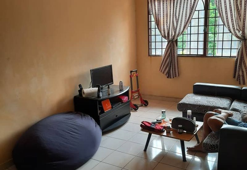 Townhouse Jalan Pulau Angsa Seksyen U10 Puncak Per