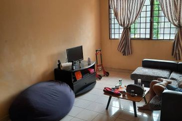 Townhouse Jalan Pulau Angsa Seksyen U10 Puncak Per