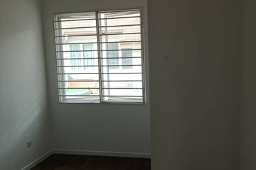 Facing garden Freehold Double Storey Puchong Prima