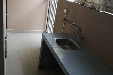 Facing garden Freehold Double Storey Puchong Prima