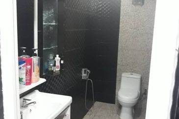 CORNER LOT Double Storey Taman Teluk Gedung Indah