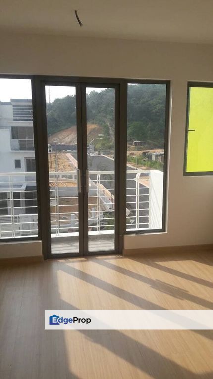 Townhouse Desa Tropika Seksyen U15 Shah Alam, Selangor, Shah Alam