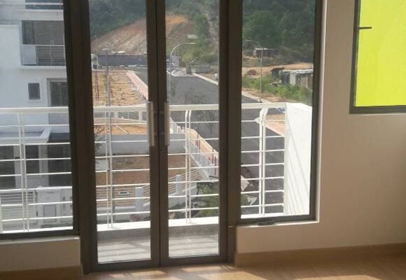 Townhouse Desa Tropika Seksyen U15 Shah Alam