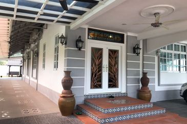 Permatang Damar Laut Batu Maung Penang