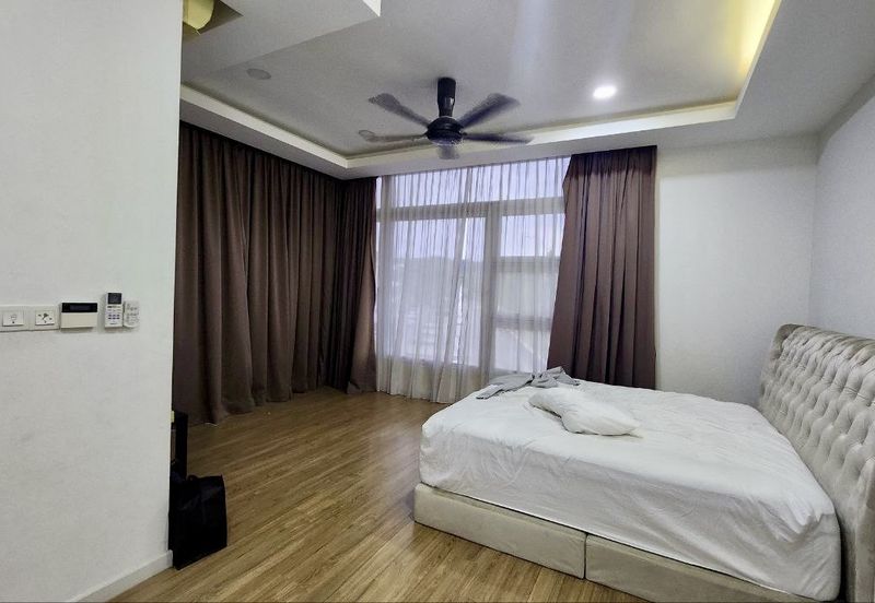 Parkfield Residences, Tropicana Heights