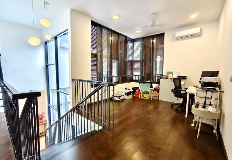 Tiana Elmina Gardens