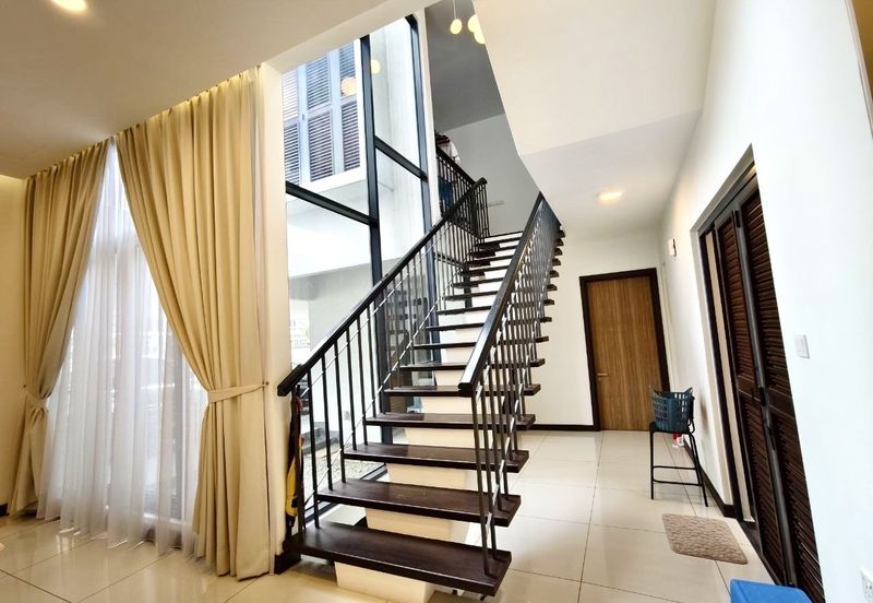 Tiana Elmina Gardens