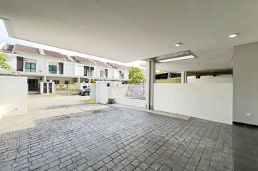 Laman Delfina @ Nilai Impian