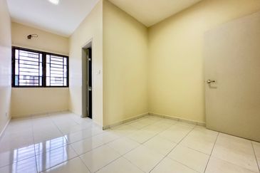 Laman Delfina @ Nilai Impian