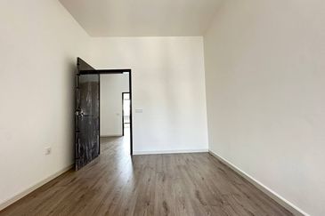 Double Storey Terrace House at Nadira 1, Bandar Bukit Raja, Klang