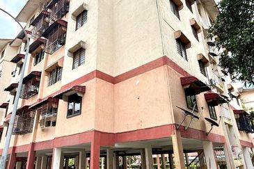 Flat PKNS, Seksyen 7