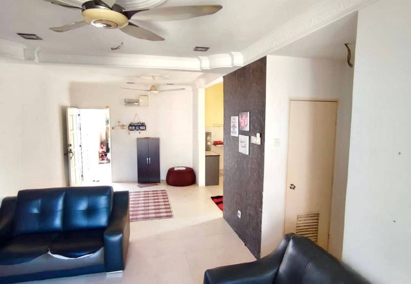 Laman Suria e-Resort Apartment