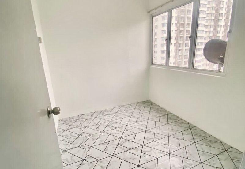 Kondo Rakyat (Desa Pantai Flat)