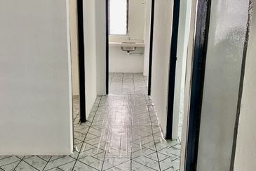 Kondo Rakyat (Desa Pantai Flat)