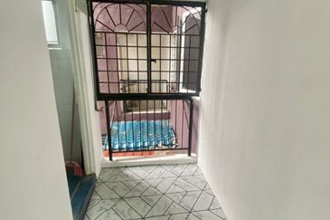 Kondo Rakyat (Desa Pantai Flat)