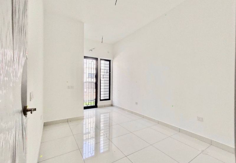 Elmina Green Three @ City of Elmina