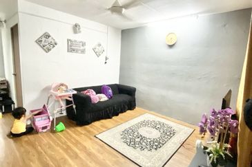 Kondo Rakyat (Desa Pantai Flat)