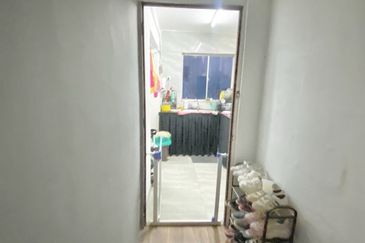 Kondo Rakyat (Desa Pantai Flat)