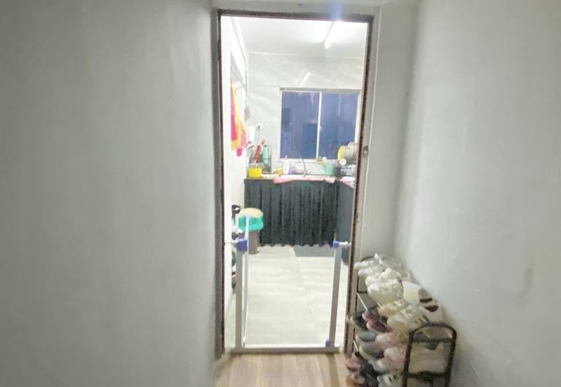 Kondo Rakyat (Desa Pantai Flat)