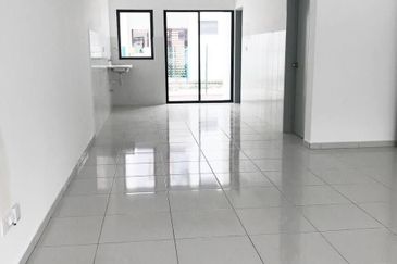 Facing Open Double Storey Alam Suria Enclave Puncak Alam