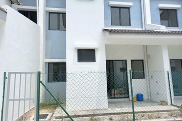 Facing Open Double Storey Alam Suria Enclave Puncak Alam