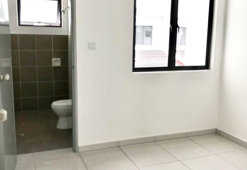 Facing Open Double Storey Alam Suria Enclave Puncak Alam