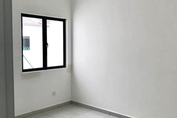 Facing Open Double Storey Alam Suria Enclave Puncak Alam