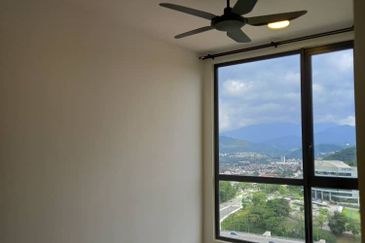 Henna Residence @ The Quartz