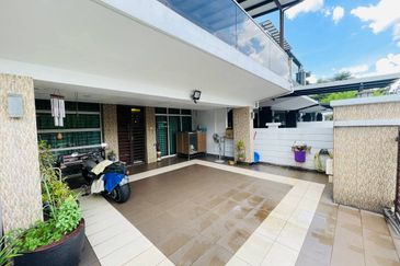 Lake View 2.5 Storey Super Link Terrace CYPRUS USJ Heights Subang Jaya for sale 