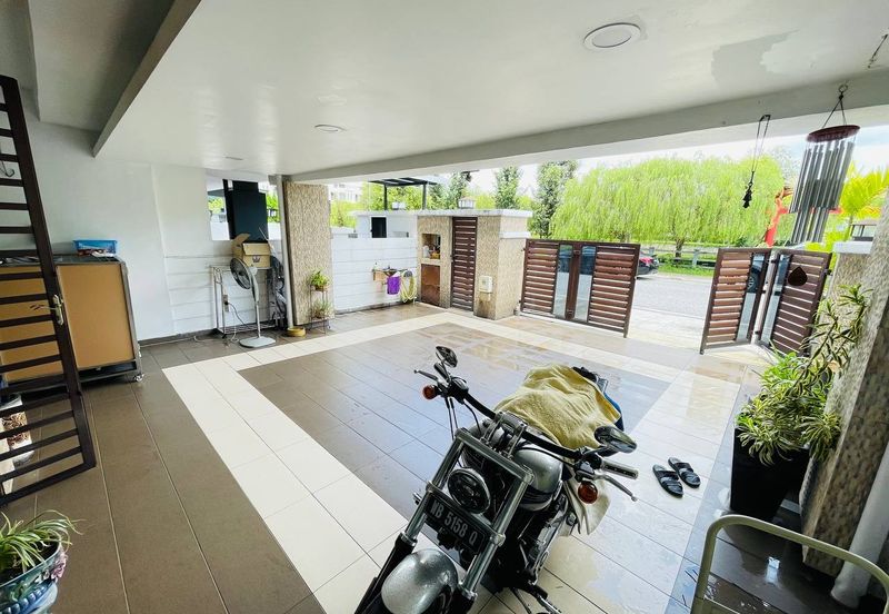 Lake View 2.5 Storey Super Link Terrace CYPRUS USJ Heights Subang Jaya for sale 