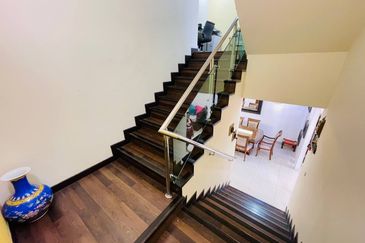 Lake View 2.5 Storey Super Link Terrace CYPRUS USJ Heights Subang Jaya for sale 