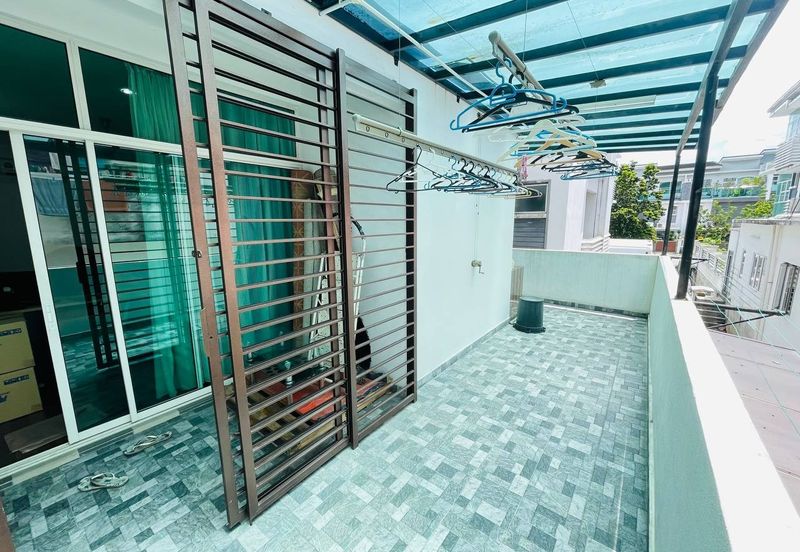 Lake View 2.5 Storey Super Link Terrace CYPRUS USJ Heights Subang Jaya for sale 