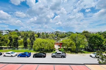 Lake View 2.5 Storey Super Link Terrace CYPRUS USJ Heights Subang Jaya for sale 