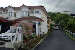 Real Estate Agent: Anwar Hussin From RENSTAR PROPERTIES  EdgeProp.my