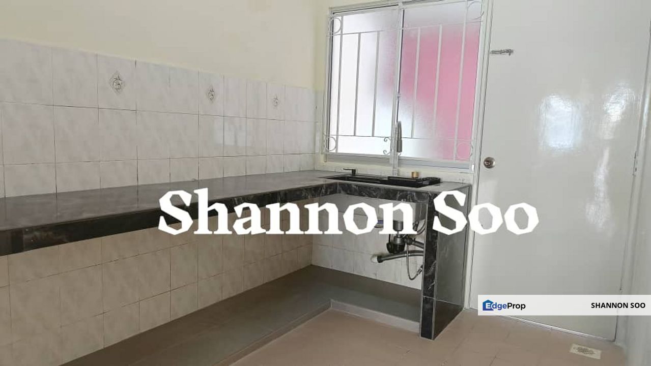 Puchong Utama Newly painted, Selangor, Puchong