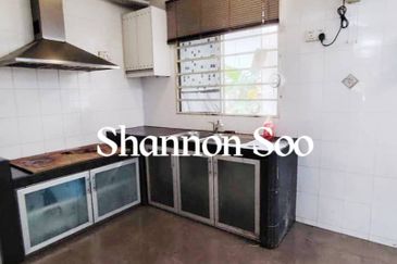 Bandar Puteri with Ample Car park