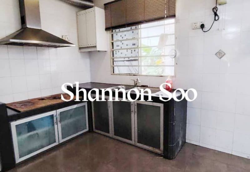 Bandar Puteri with Ample Car park