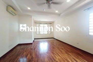 Bandar Puteri with Ample Car park