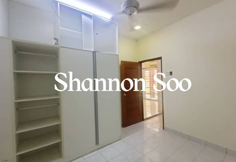 Bandar Puteri with Ample Car park